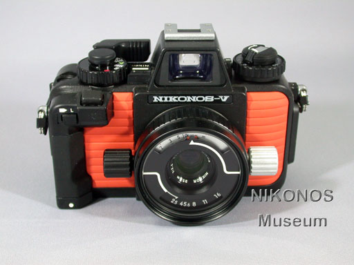 NIKONOS V （オレンジ）：NIKONOS Museum