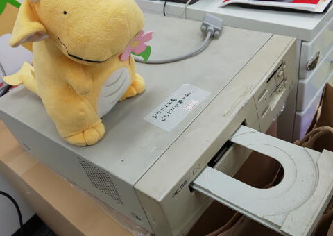 おふがお研究所 - メモ - PC-9821Ce2に非純正光学ドライブを使う