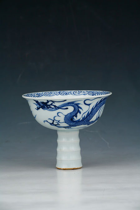 青花龙纹高足杯_观复博物馆