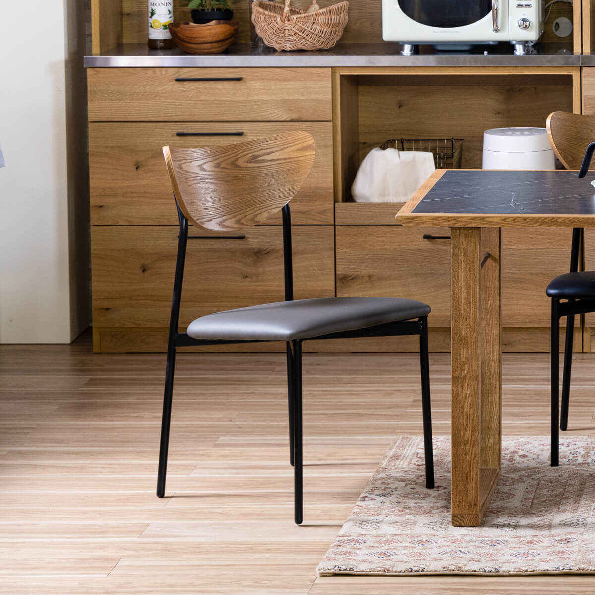 ジャガー ダイニングチェア