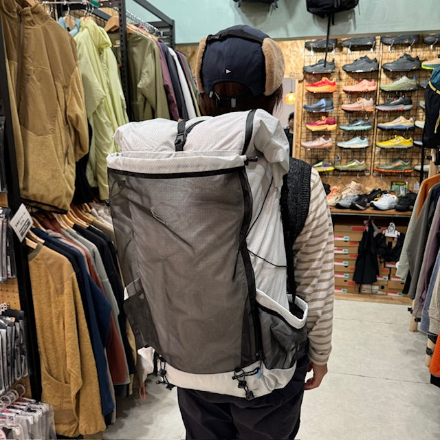 LOST CREEK LT45（軽量・フレーム入・45L）【ZEROGRAM】 – SANKAKU STAND