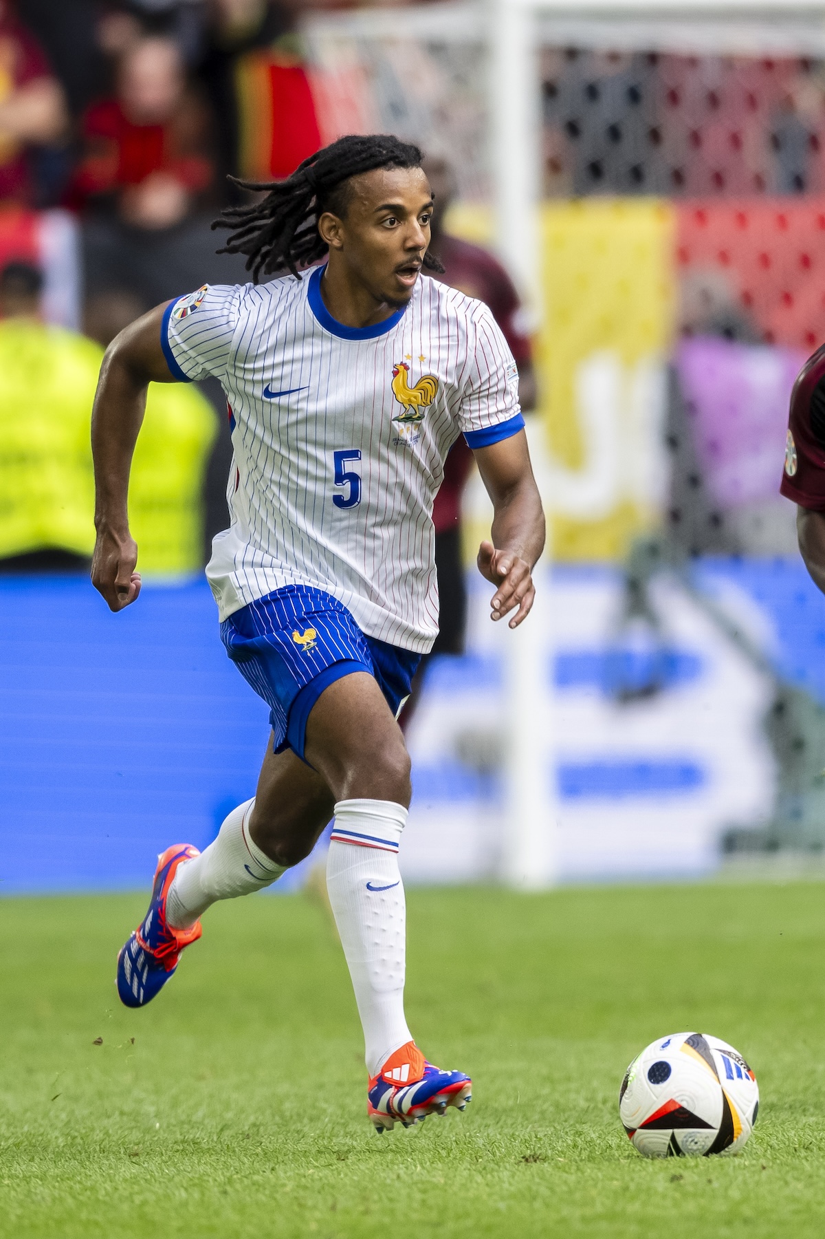 ジュール・クンデ｜ピッチを彩る、バルセロナの若きファッショニスタ。