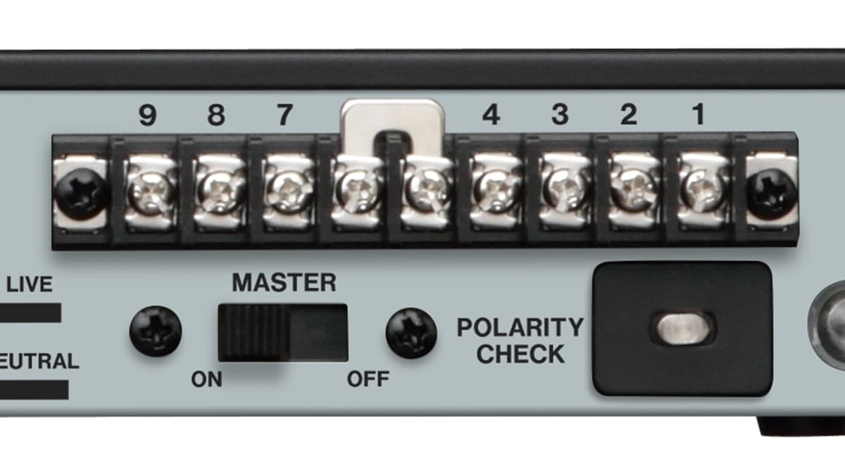 AV-P2803 | パワーディストリビューター/コンディショナー | TASCAM (日本)