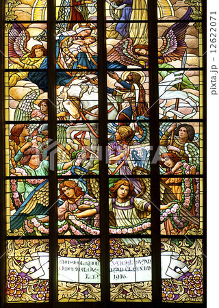エンジェル ステンドグラス 天使 ガラスの写真素材 - PIXTA