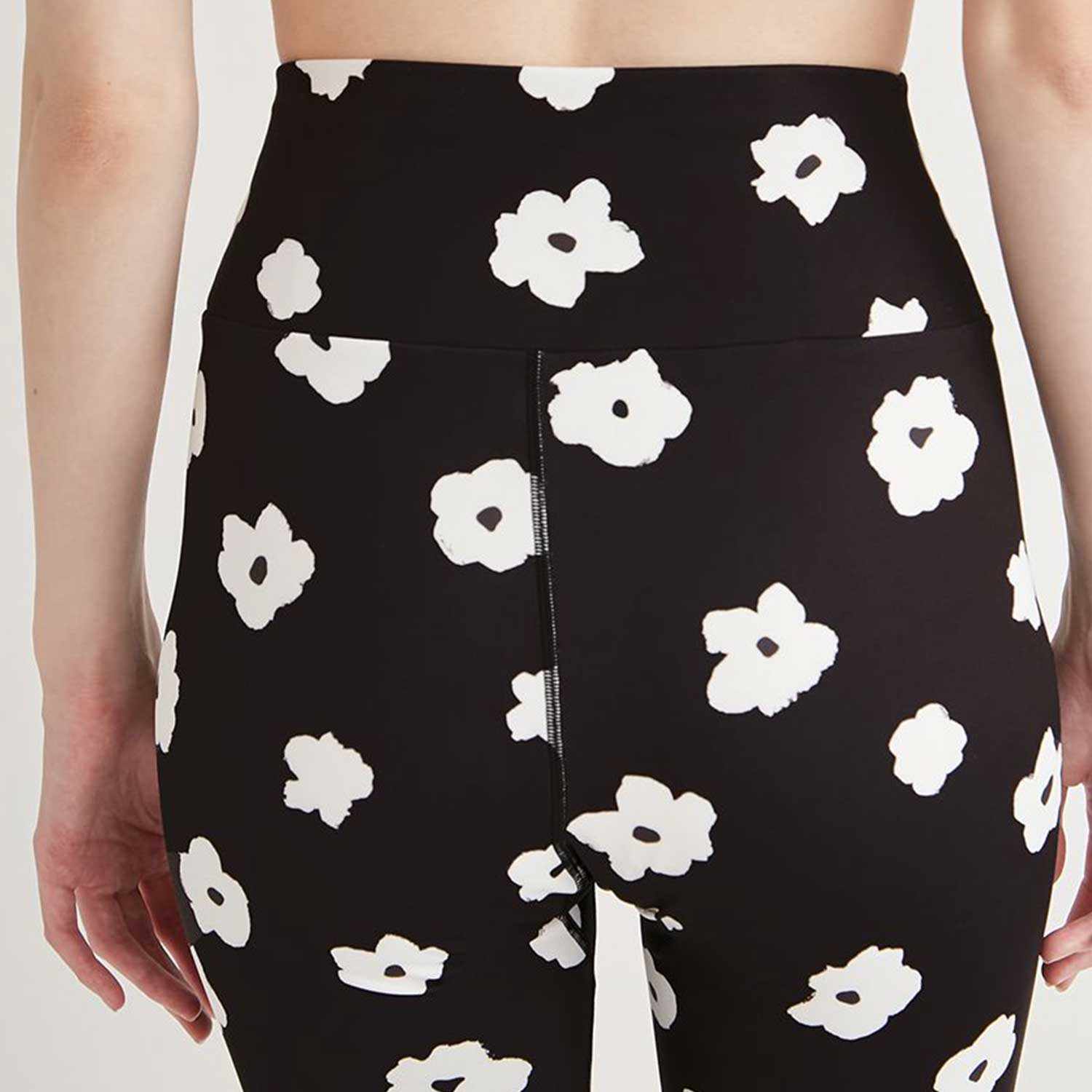 楽天市場】＼エントリーでP5倍／エミ ヨガウェア emmi WELLNESS