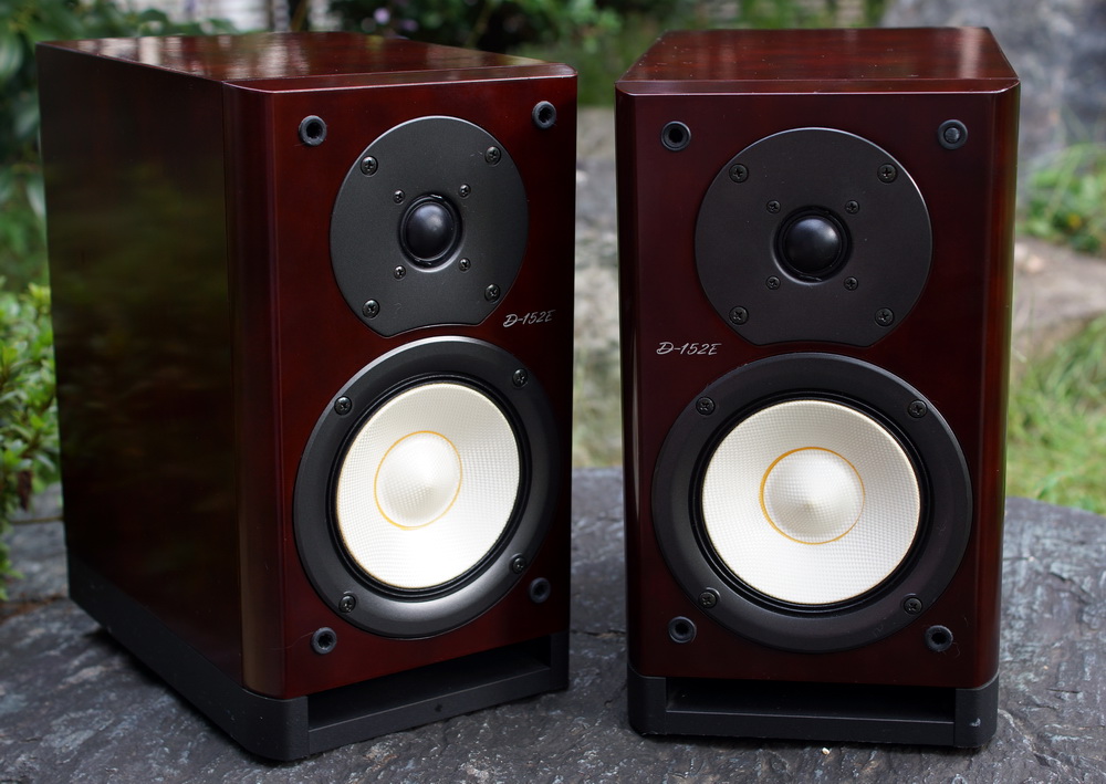 ONKYO D-152ヨ ‥ん。D-152Eアルネ。ワタクシが説明するよ