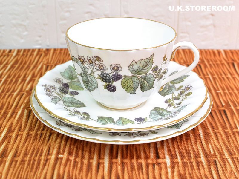 UKストアルームRW118 Royal Worcester ロイヤルウースターラビニア