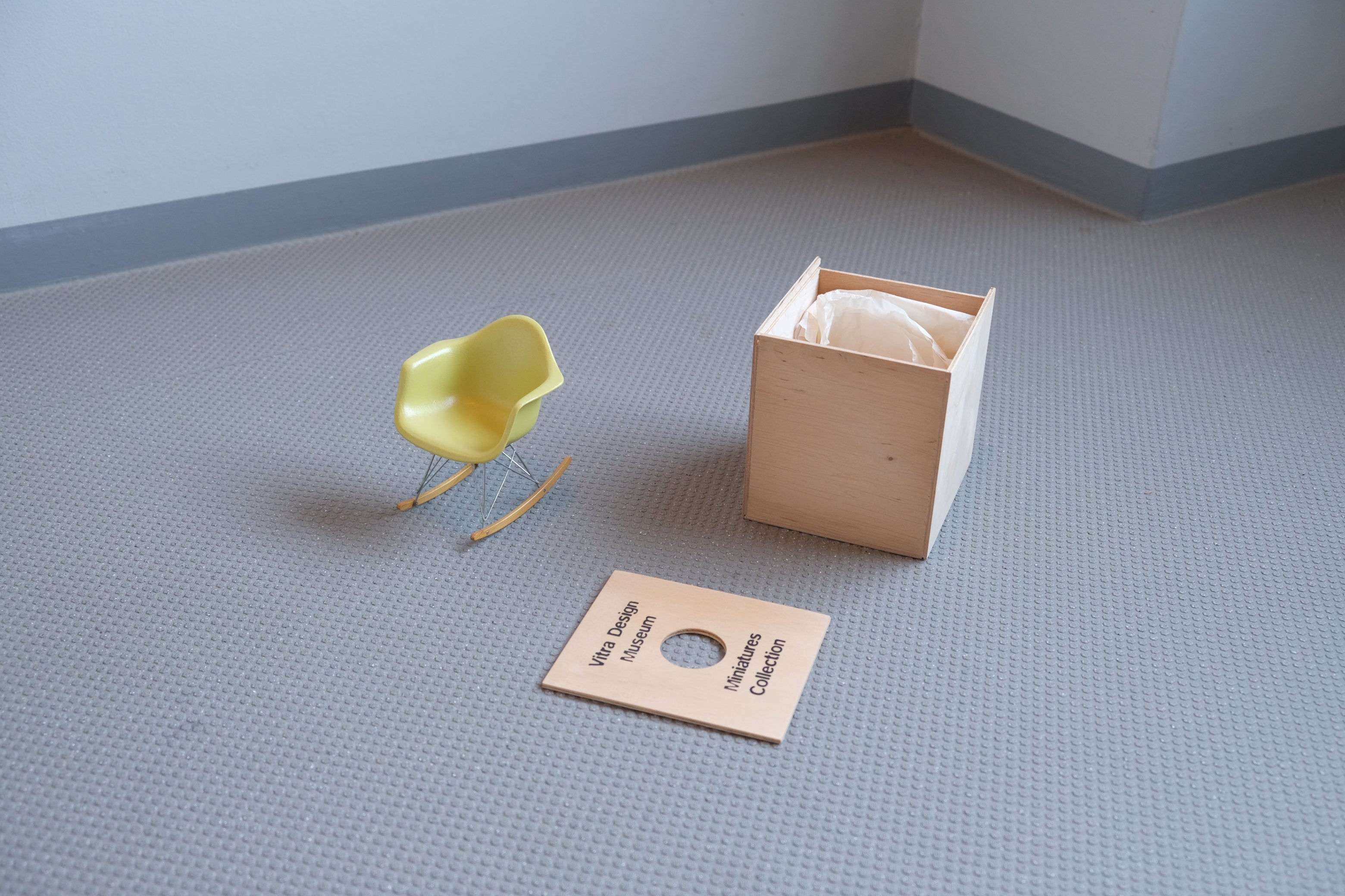 1/6スケール】イームズ RAR ロッキングチェア ミニチュア｜Vitra製