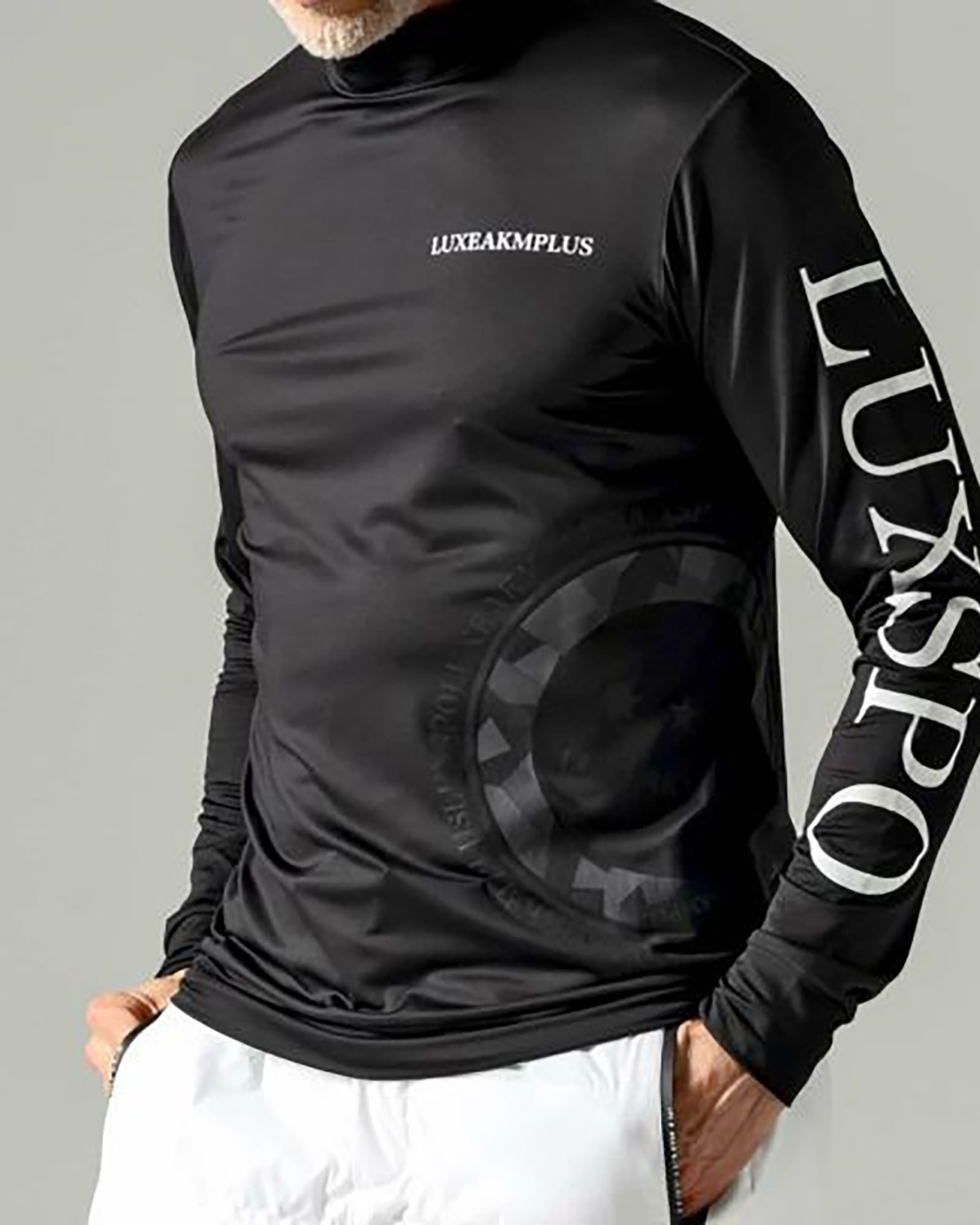 LUXE AKM PLUS - サークルロゴモックネックTシャツ | モックネック