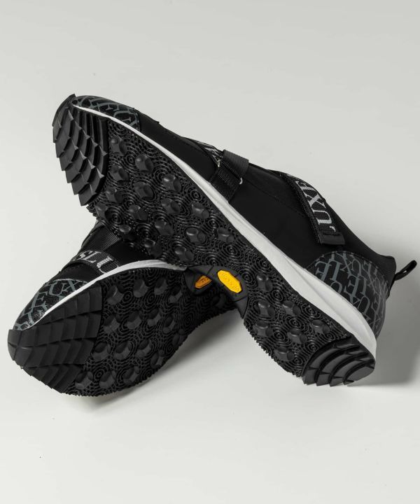 LUXE AKM PLUS - ロゴテープゴルフシューズ | シューズ | ブラック