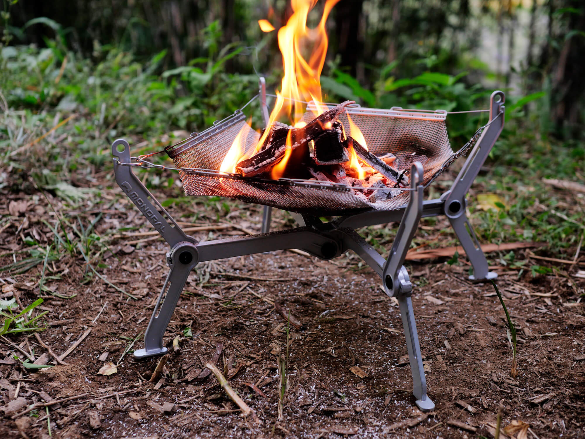 名作の帰還……。モノラルの焚き火台、「ワイヤフレームソリッド」が