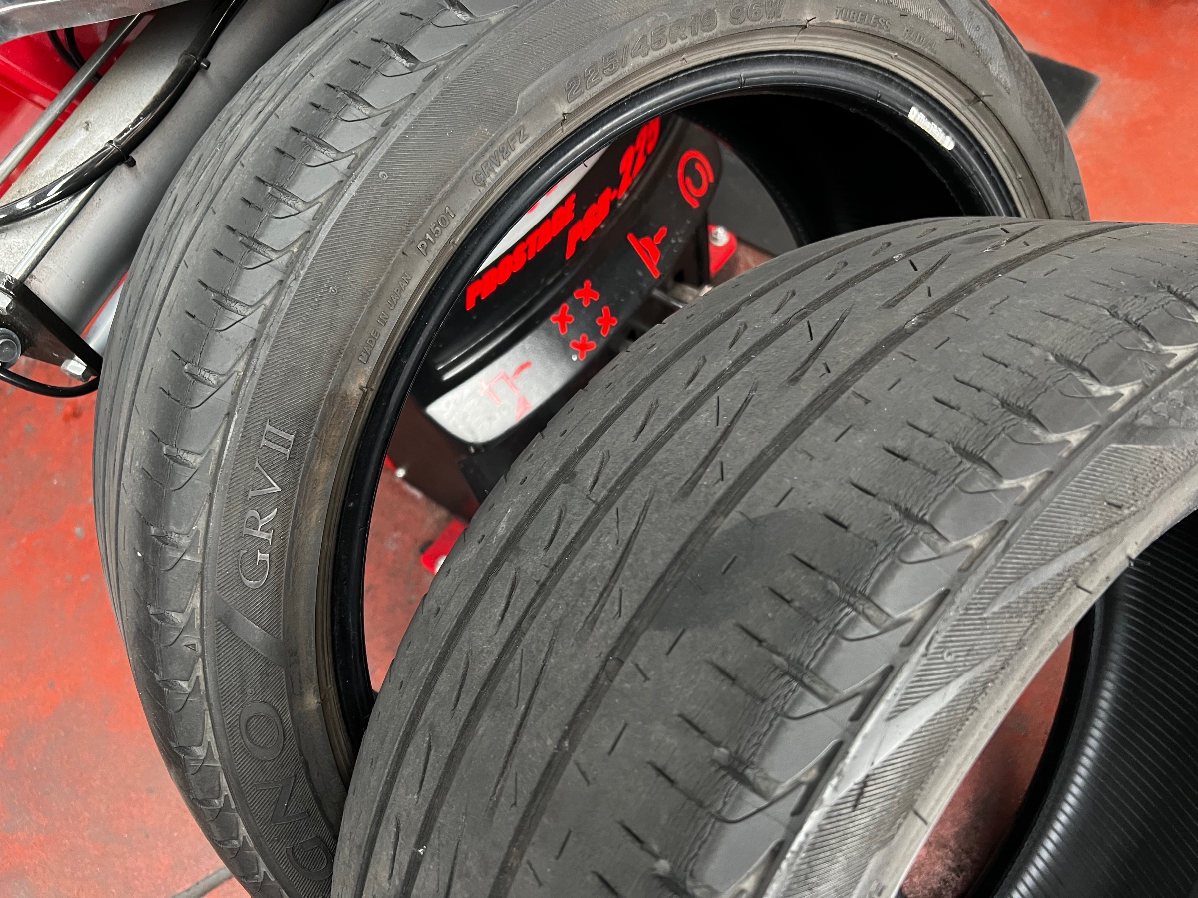 トヨタ C-HR タイヤ交換 《 ZYX10 × REGNO GR-XⅡ 》 | トヨタ C-HR