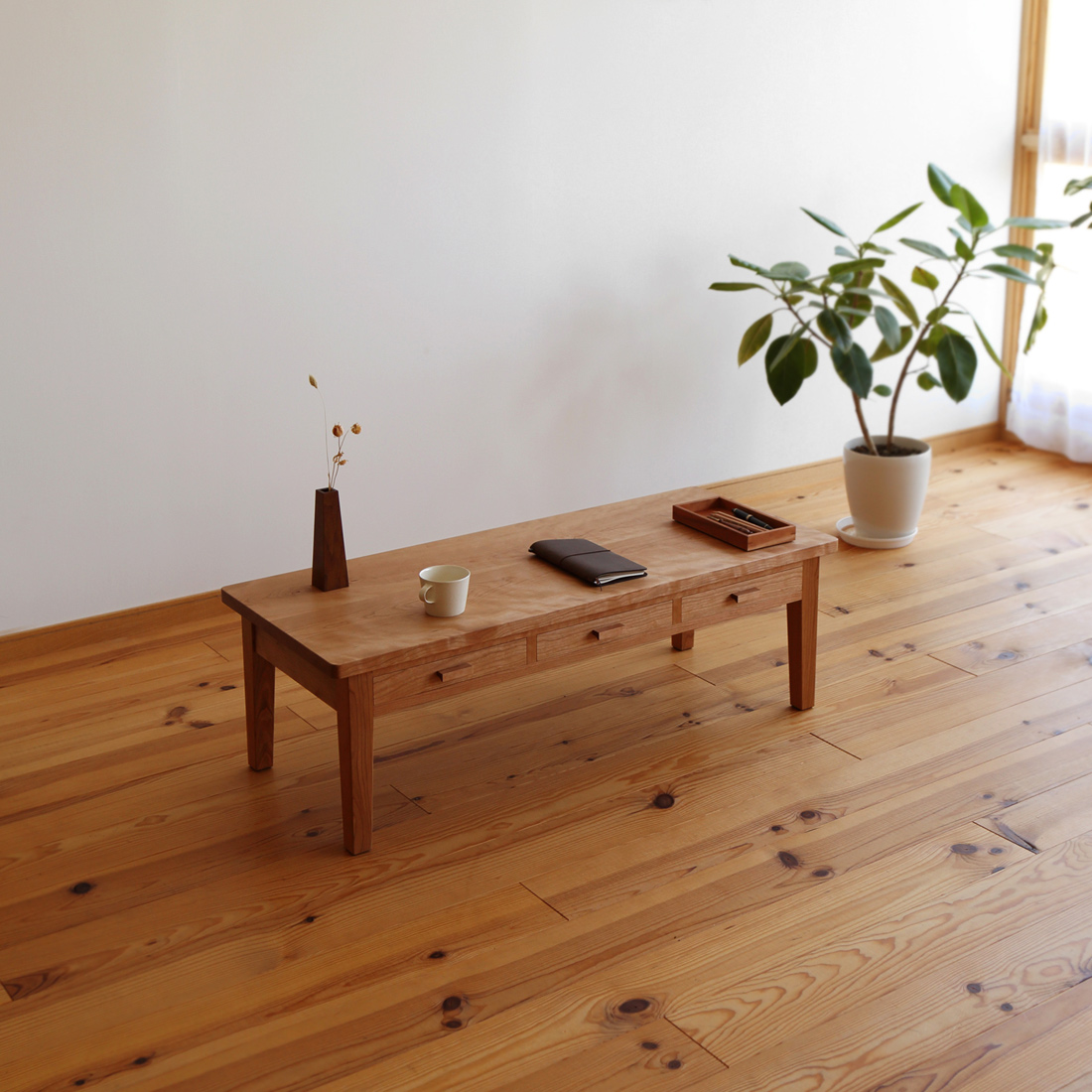 チェリー無垢材 オーダー文机 D-102 (幅110cm 奥行き45㎝)・家具工房クラポ