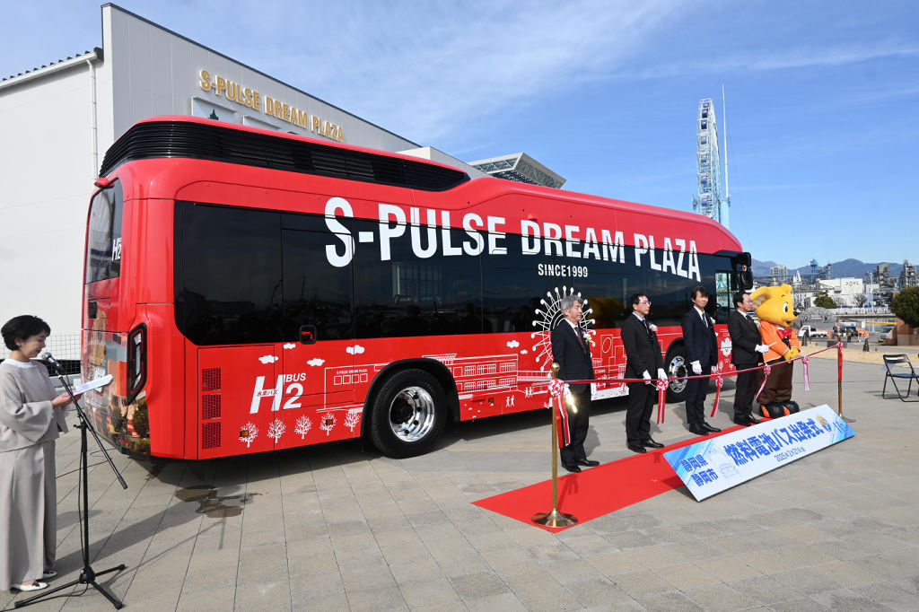 水素バスでJR清水駅まで送迎 エスパルスドリームプラザが新車両導入