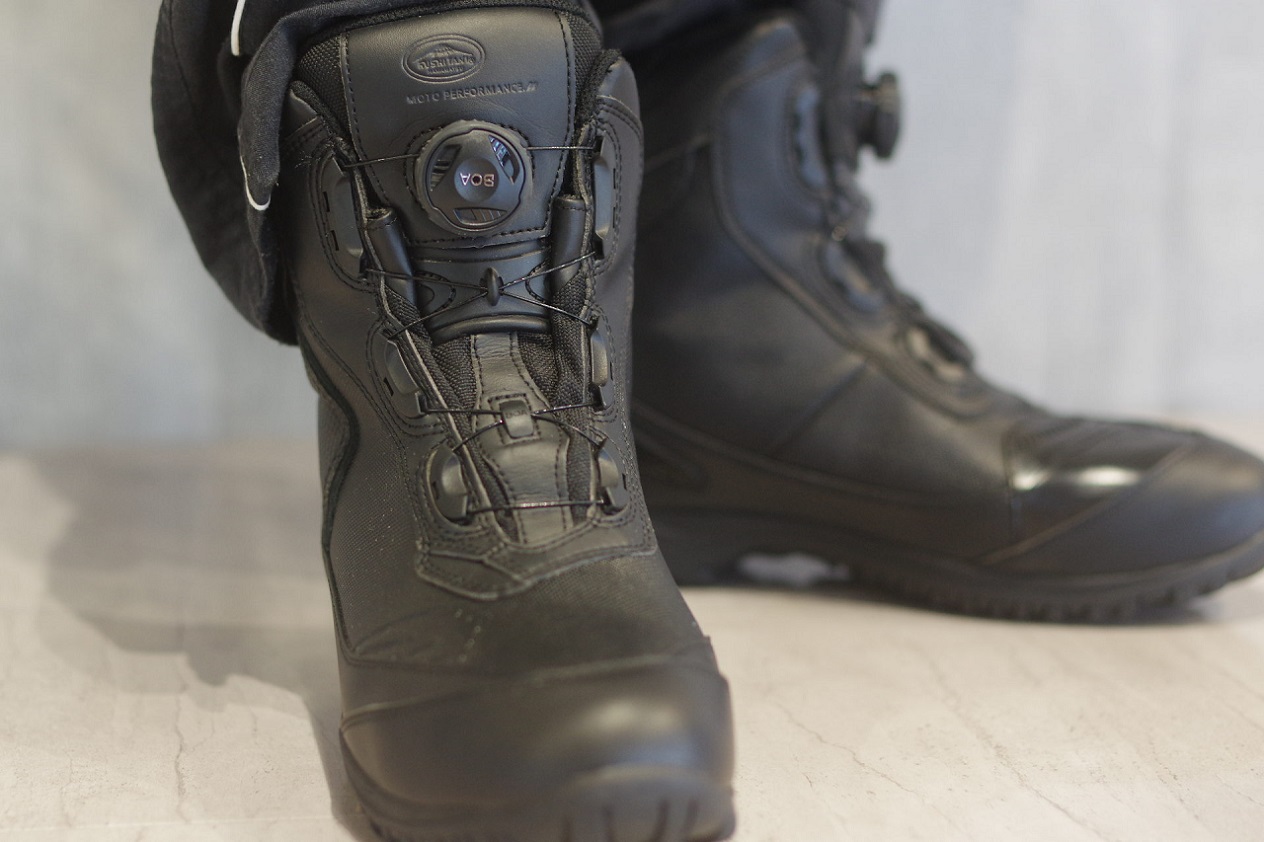 カワサキ×クシタニ】アドーネシューズ - 鹿児島のバイクショップ