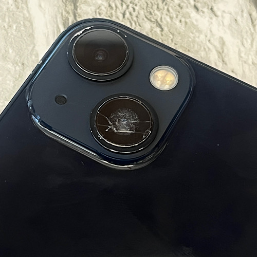 武蔵村山市からのお客様 iPhone13miniリアカメラレンズ割れ修理 - 立川