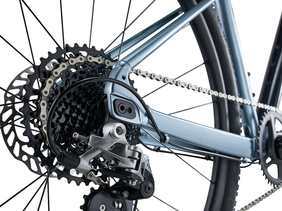 2023 GIANT Bicycles | REVOLT X 1