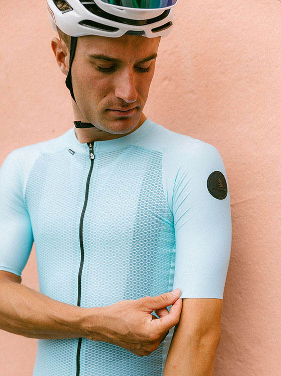 Etxeondo Cycling Jerseys Men: Performance and comfort