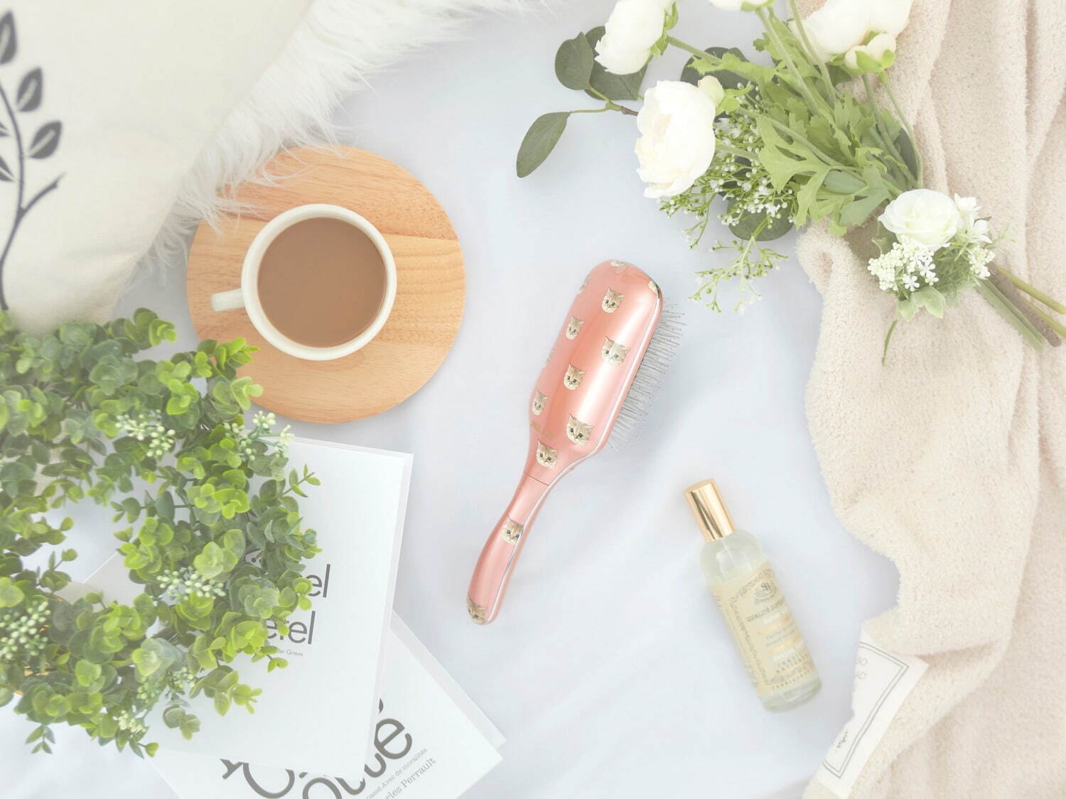 ポール & ジョー、猫のヌネット柄「リセットブラシ」自宅にいながら