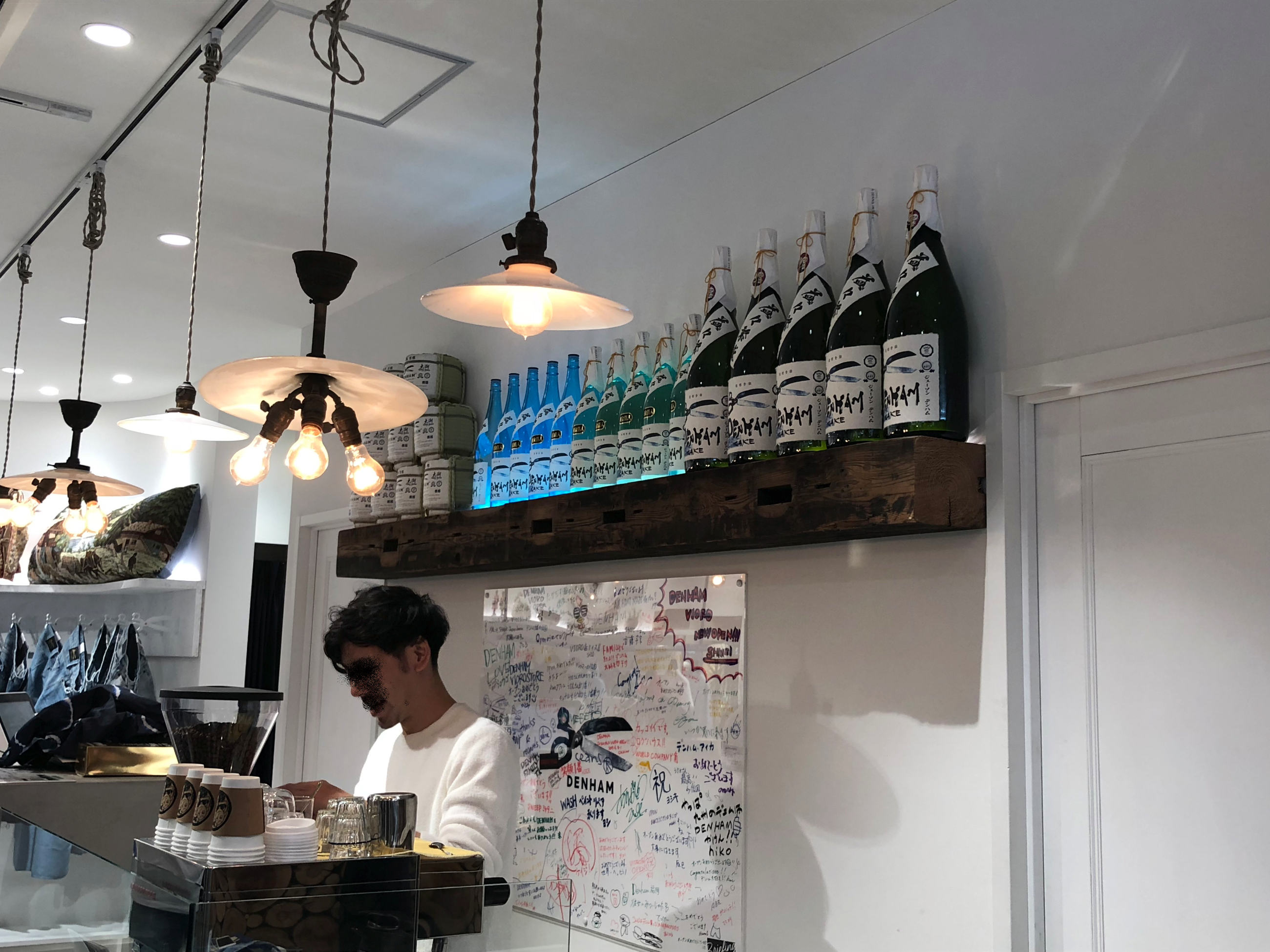 古材板の使用事例】オランダ発のCOOLなデニムブランド「DENHAM