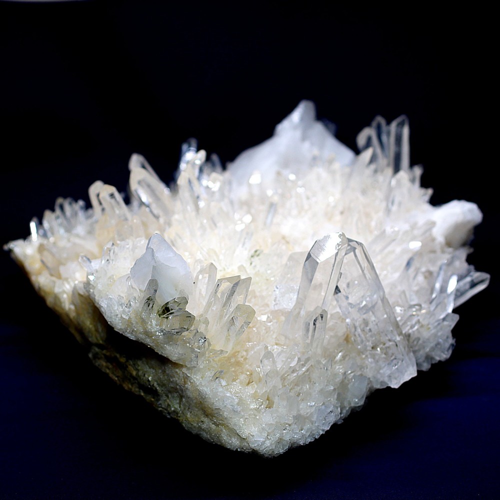 特別価格] ネパール/マカルー産ヒマラヤ水晶クラスター/原石（大型5.2