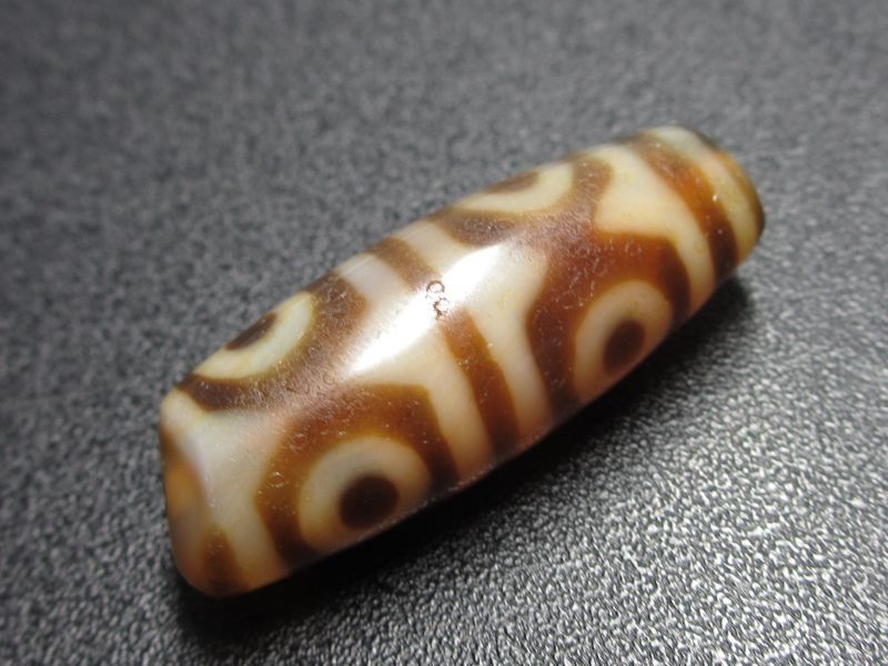 骨董風・四線虎牙六眼天珠 36mm - 石縁パワーストーン専門店