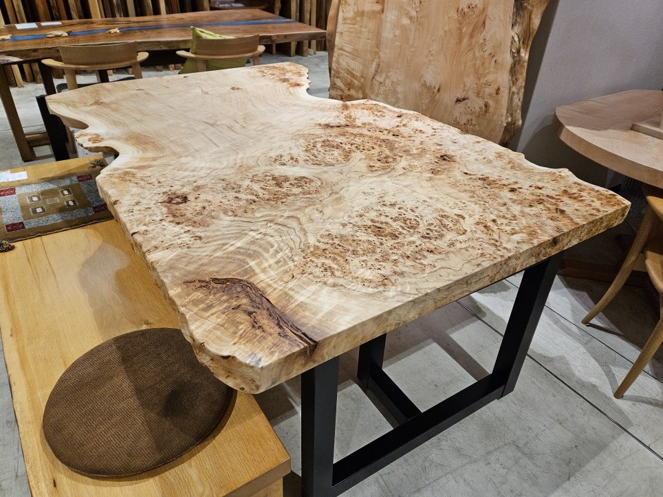 天然木 東京 新宿 東五軒町展示 楠（くすのき）材 一枚板 セール｜一枚