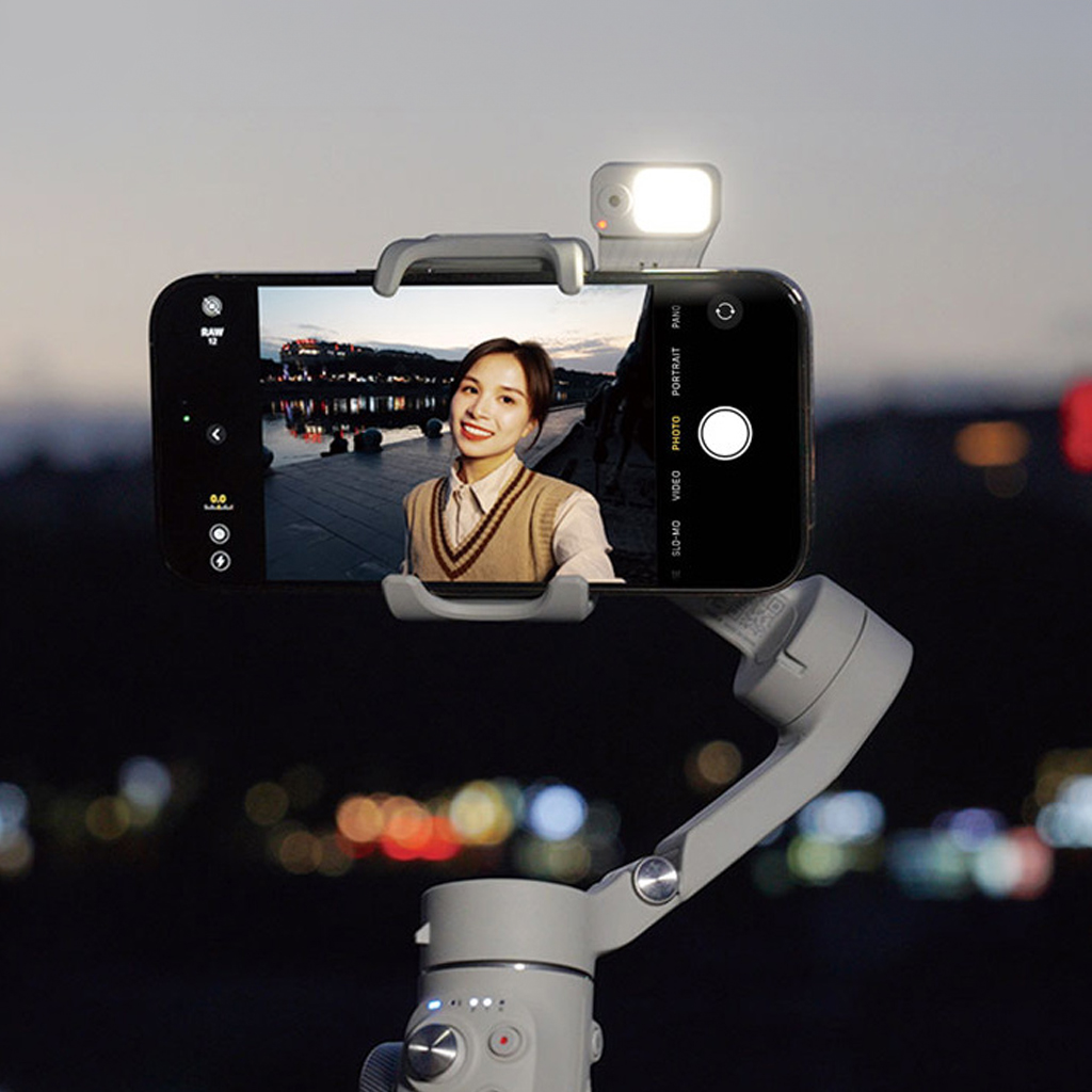 DGPモバイルアワード2025金賞受賞」FeiyuTech VB4 AIモジュール付き