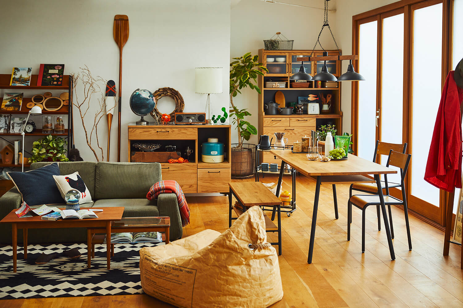 広々としたリビング空間をおしゃれにする、インテリアのコツ