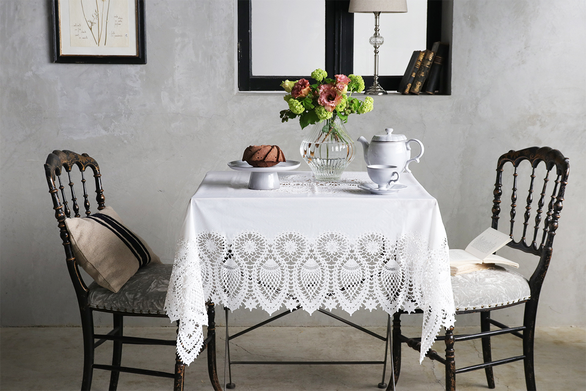 イタリアFiorira un Giardino テーブルビニールクロスホワイト