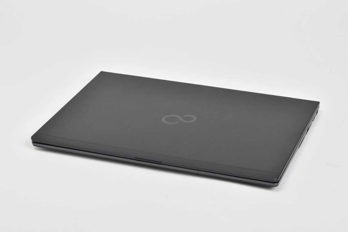 超軽量・超頑丈・超使いやすい！ 使ってわかった、驚きの国産モバイル