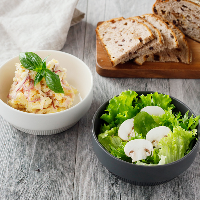 おしゃれでお手入れしやすい、暮らしになじむ軽量食器。
