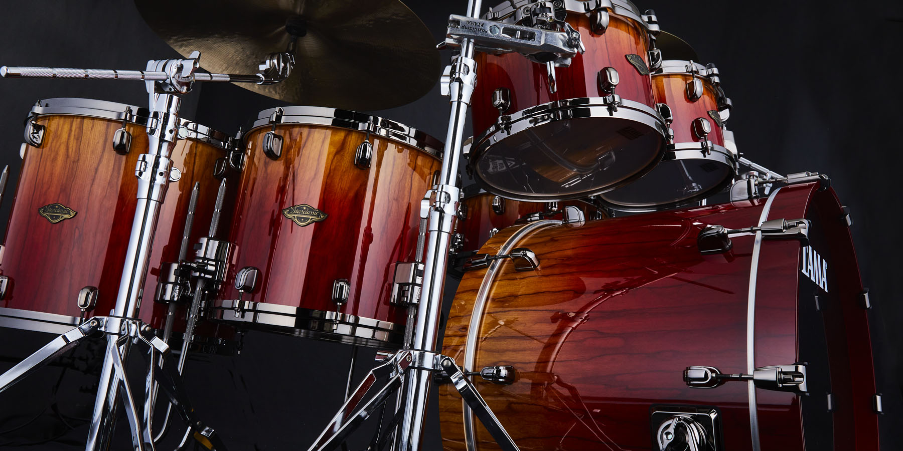 Starclassic Walnut/Birch with Bosse Fonce Outer Ply & Black Nickel