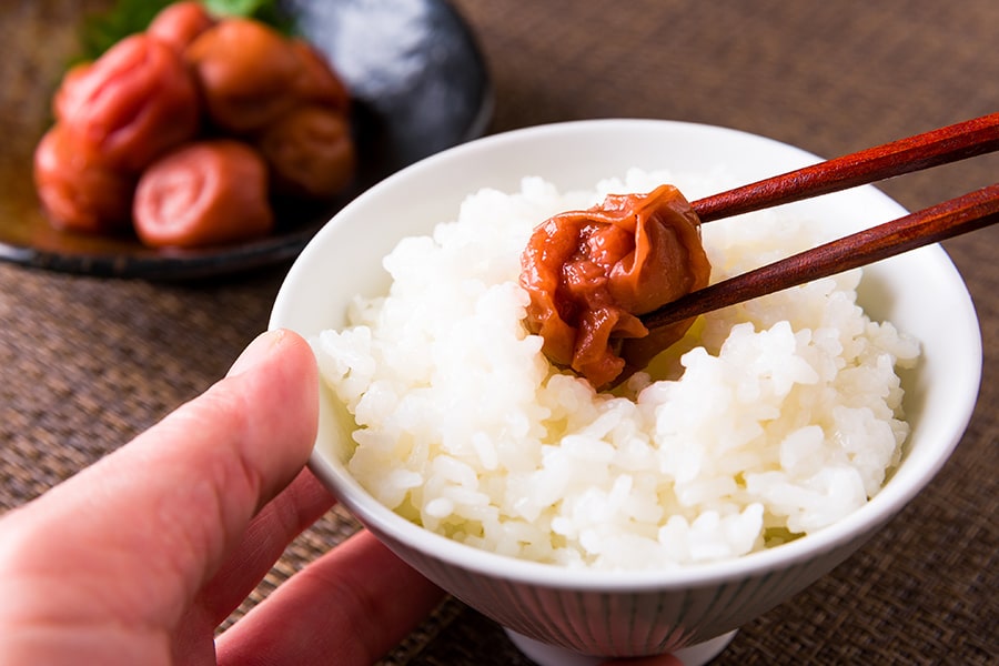 深瀬善兵衛商店／《粒不揃い》完熟梅干し800g(200g×4袋)