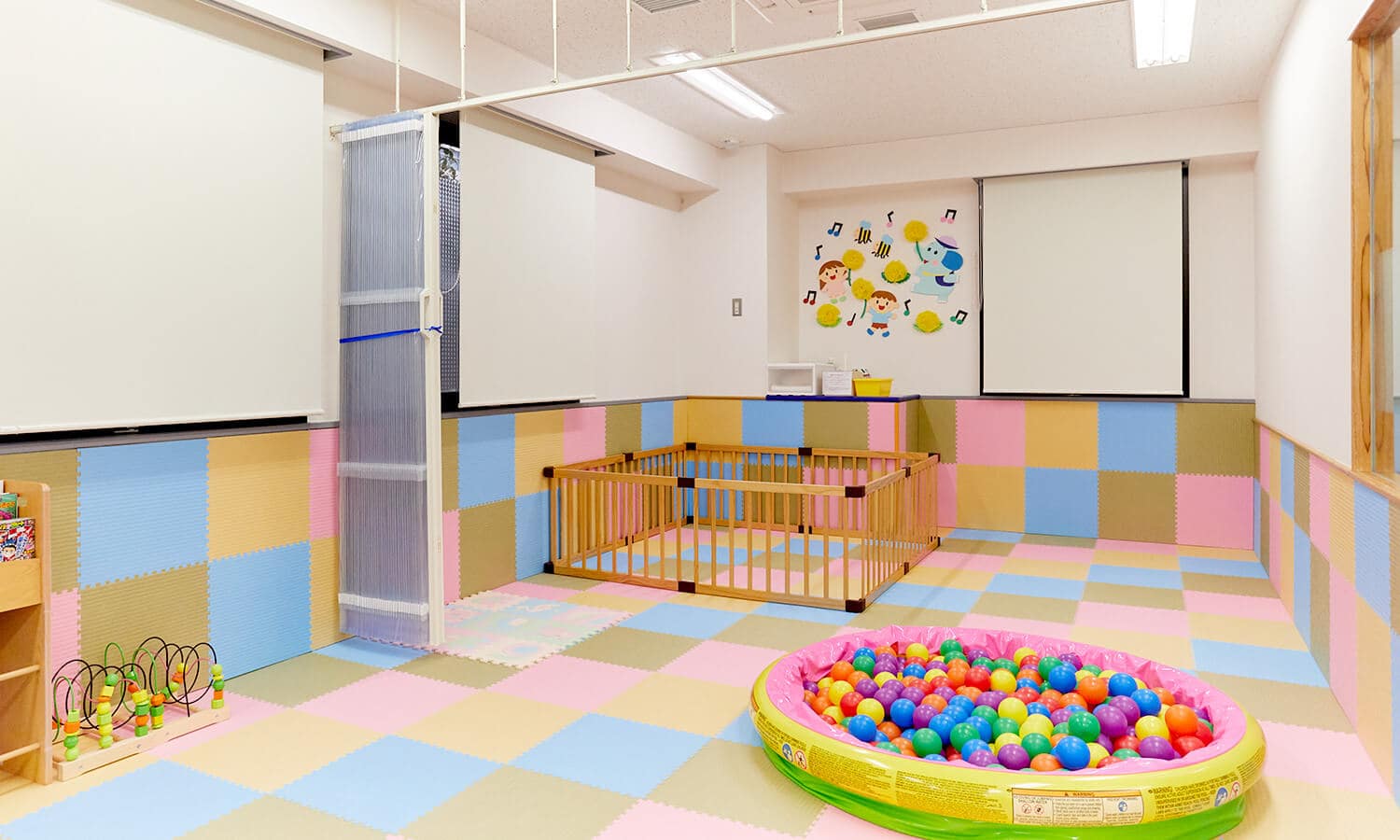 働き方を、ジザイに | サテライトオフィスサービス「ZXY［ジザイ］」