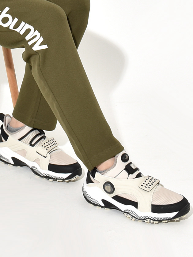 アディダスゴルフ コードカオス25ミッドボア NQX22（ベージュ