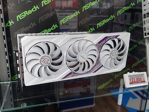 ASRock「AMD Radeon RX 7900 XT Phantom Gaming White 20GB OC」が