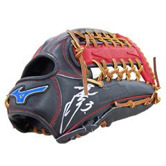 直筆サイン入り「荒波選手モデルグローブ｣｢梶谷選手モデルグローブ