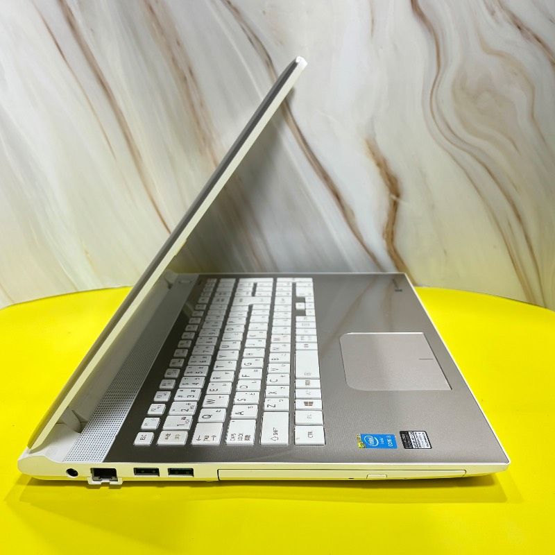 Core i3ノートパソコン【SALE‼】美品✨SSD爆速✨ windows11✨オフィス