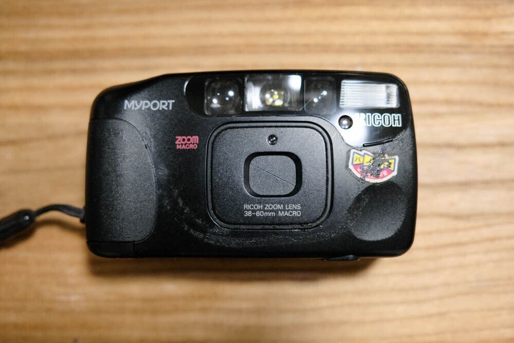 きらくに使えるフィルムカメラ : RICOH MyPORT ZOOM mini P｜Yuhi
