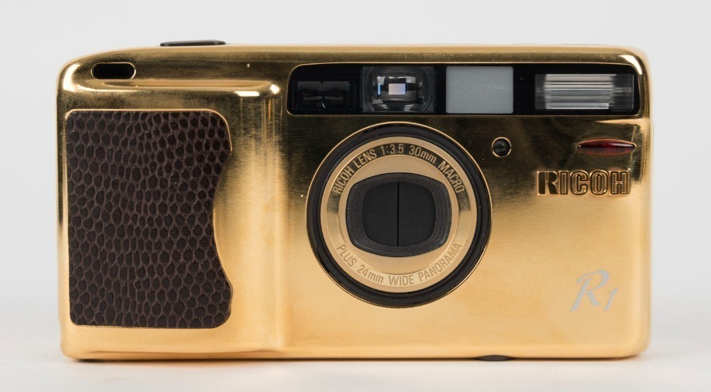 RIKEN OPTICAL: Gold-body Ricoh R1 35mm camera [#EQ137296] with