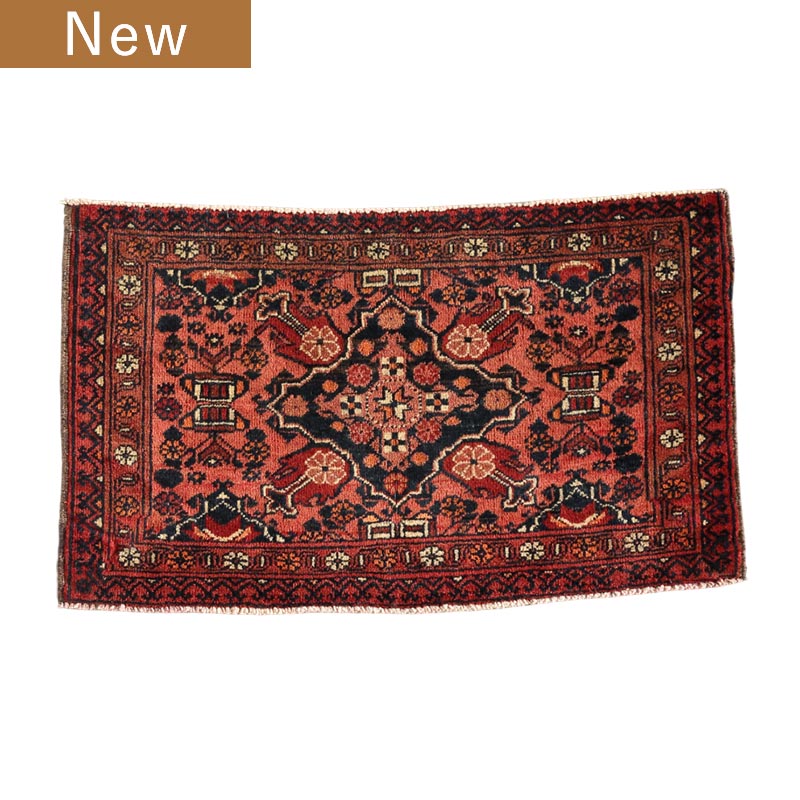 トライバルラグ -様々な部族が織り上げる手織り絨毯-