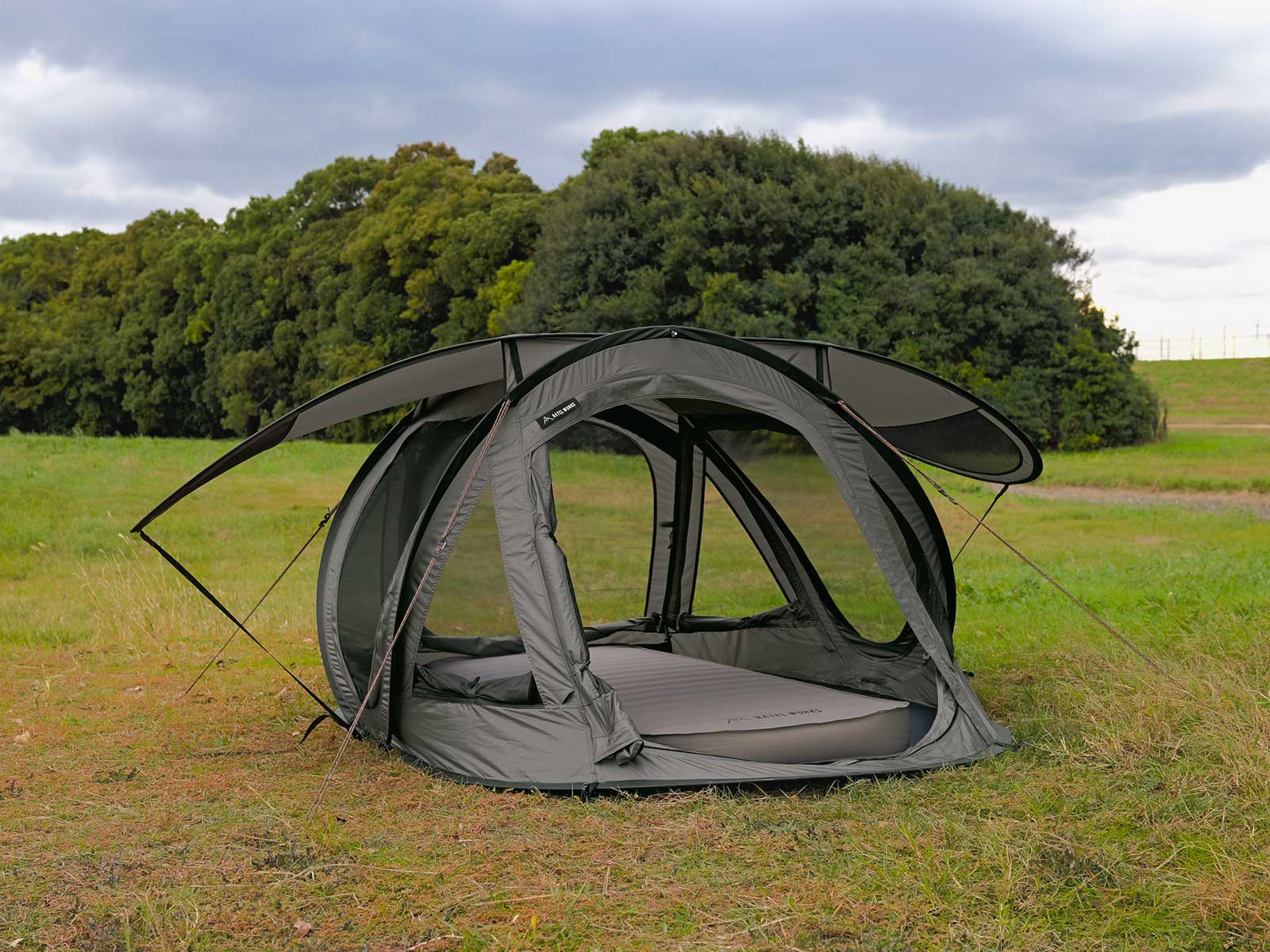 ラーテルワークスから新時代のポップアップテント「SCHILD（シルト