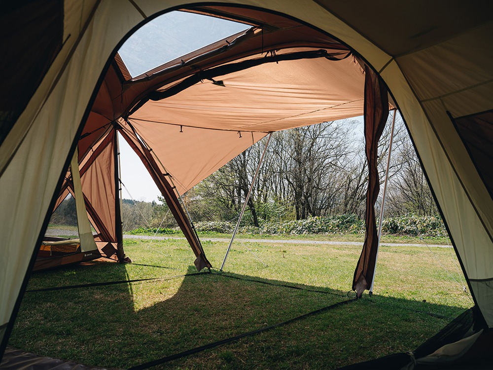 4/29〜】スノーピークから大型2ルームシェルター「ゼッカ」登場