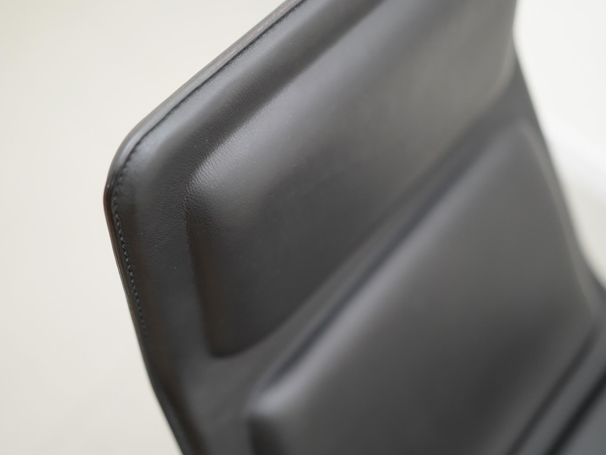 ローパッド ラウンジチェア ① ジャスパー・モリソン カッペリーニ