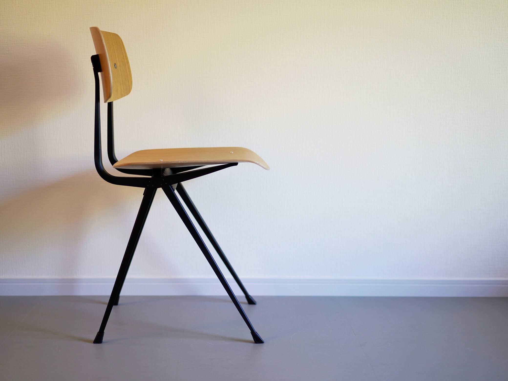 リザルトチェア ヘイ オーク×ブラック フリソ・クラマー ヴィム