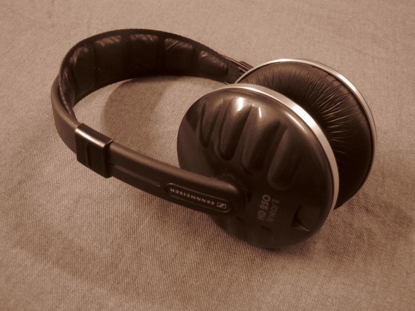 Sennheiser HD 250 Linear II - Reviews | Headphone Reviews and