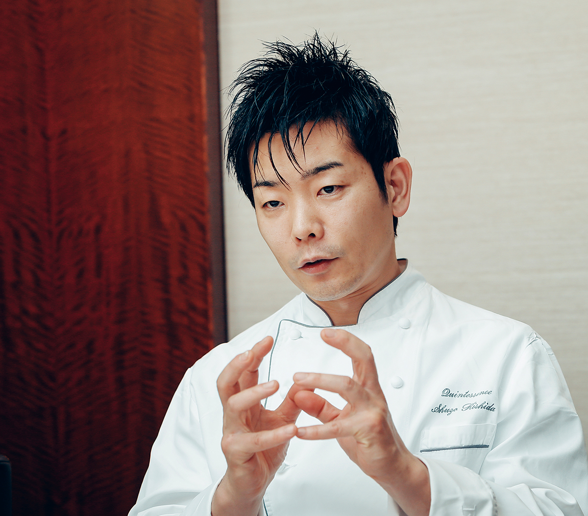 史上最年少で三ツ星シェフ 東京の仏料理を確立、食の未来を守る | 2020