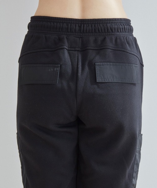 Alo Yoga（アロヨガ）の「【alo】カーゴジョガーパンツ（カーゴパンツ