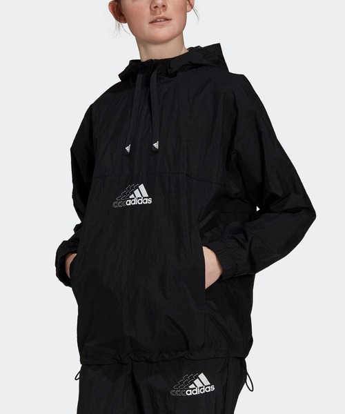 adidas（アディダス）の「ブランドラブ リピートロゴ ハーフジップ